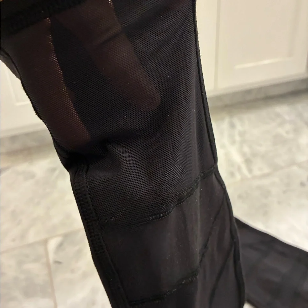Lululemon Wunder Under High Rise Tech Mesh Cutout Leggings. Like New! Size 4 - Picture 4 of 6